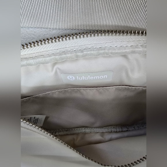Lululemon Bone Color Camera Bag - Picture 2 of 9